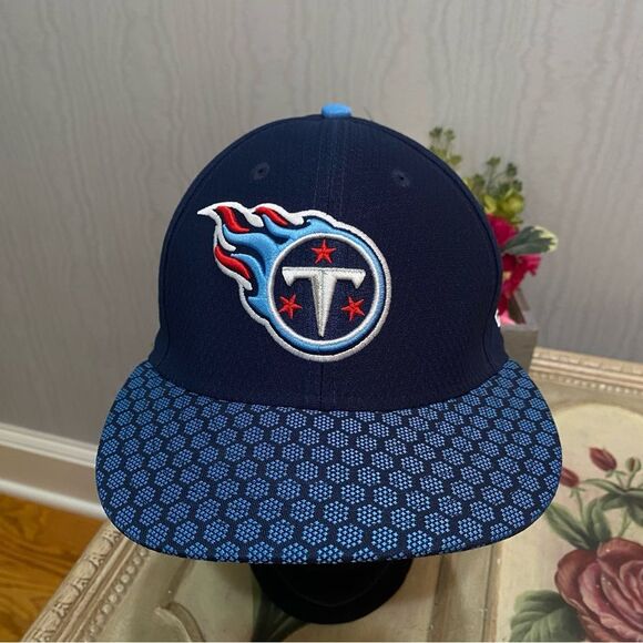 Tennessee Titans Mens New Era Navy 2017 Sideline Official Low Profile Fitted Cap - Picture 1 of 14
